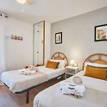 Naufragos - By Welcomely Torrevieja